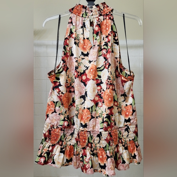 Smocked sleeveless summer floral top with keyhole neckline front & back. Size XL - Picture 5 of 14